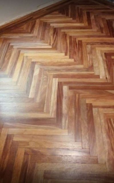 Detalle de parquet en espiga